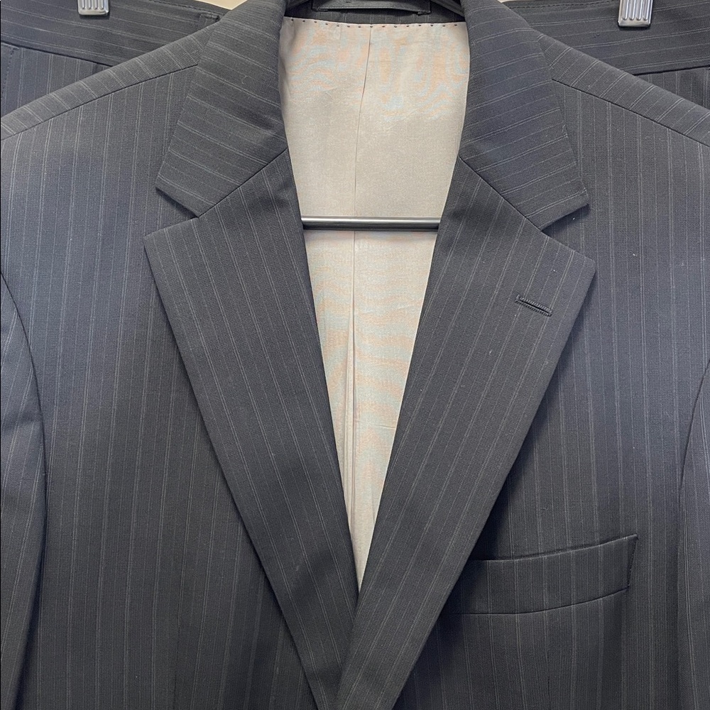 Hugo Boss Charcoal Pinstripe Men's Suit - 36